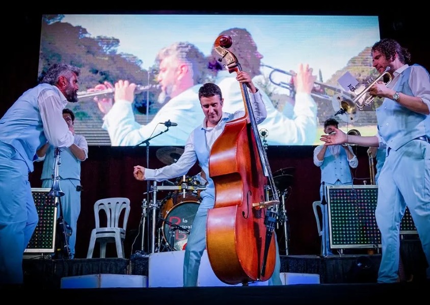 Diversos concerts a la Plaça Sant Joan donen vida a la Festa Major de Súria.